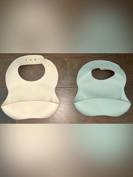 AEIOU Other - AEIOU Silicone Baby Bib Set of 2 Sage Green & Cream Adjustable Catch Pocket